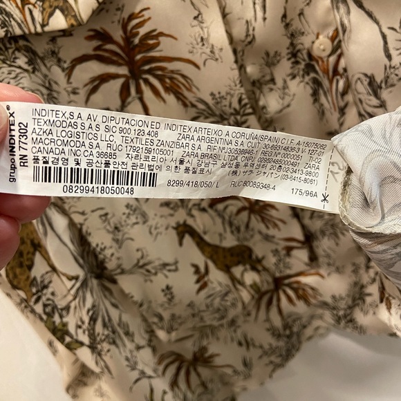 Zara TRF Collection - Giraffes Print Button down Blouse Size L - Picture 9 of 14